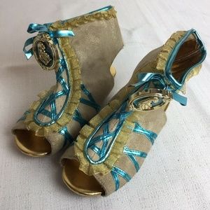 DISNEY STORE POCAHONTAS PRINCESS SHOES, SIZE 13/1